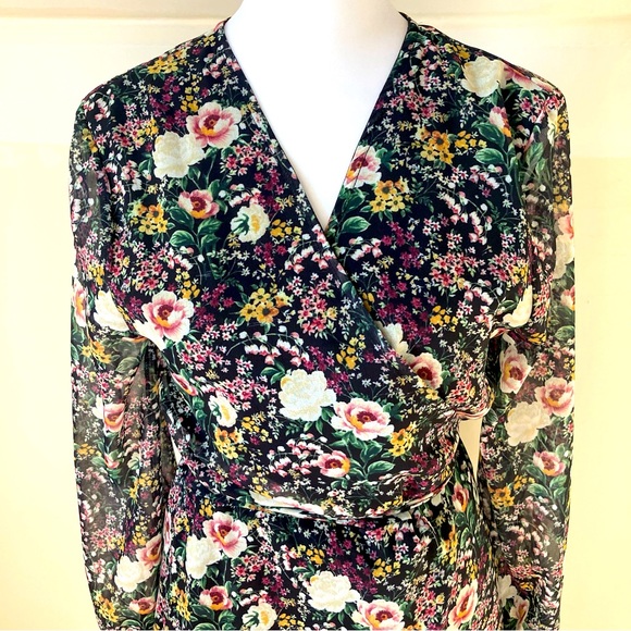 Lea & Viola Black Floral Long Sleeve Wrap Mini Dress size Medium - Picture 2 of 7